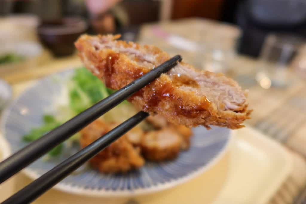 京田日本家庭料理 炸豬排定食 豬排近照
