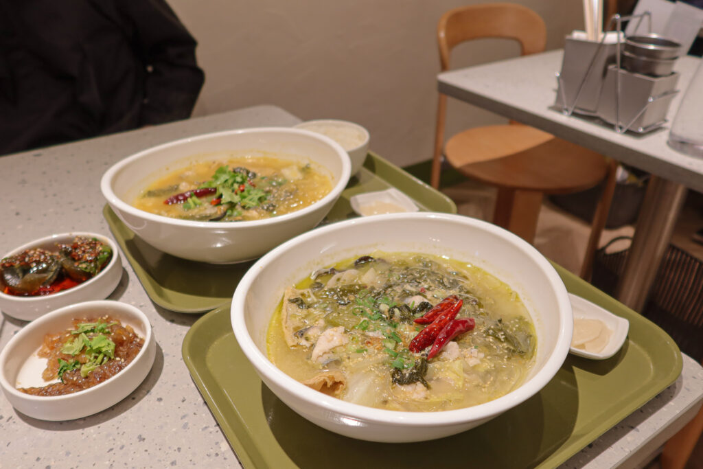 湯湯酸菜魚製所 延吉街美食 東區美食 經典酸菜魚、金湯酸菜魚