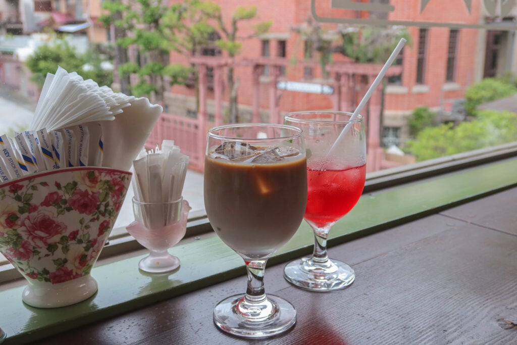 風見鶏のタマゴ 拿鐵&冰茶