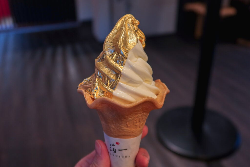 金澤箔一東山店 元祖版金箔霜淇淋