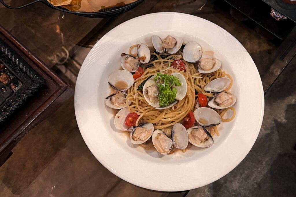 AWT Bistro下班後餐酒館 蛤蜊義大利麵CP值很高