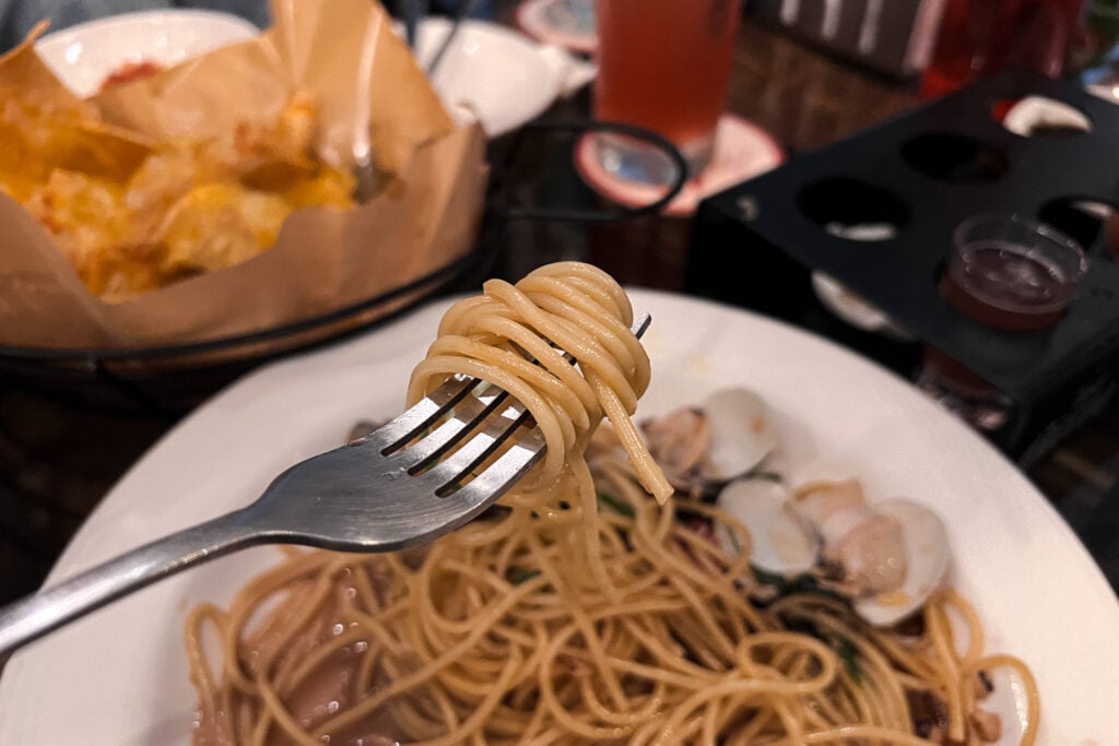 AWT Bistro下班後餐酒館 蛤蜊義大利麵捲起來的樣子