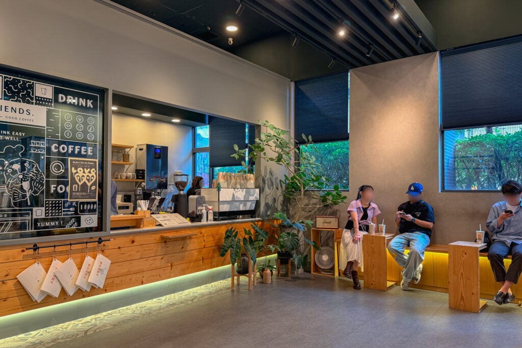 BOBBY FRIENDS. CAFE 巴比咖啡 內用座位