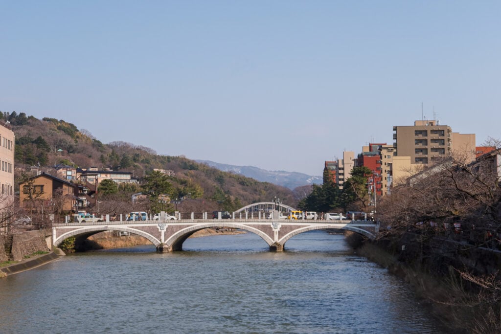 主計町茶屋街 從中之橋望出去的淺野川景色