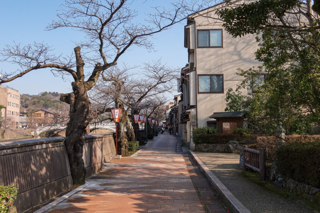 主計町茶屋街 從綠水苑往回走