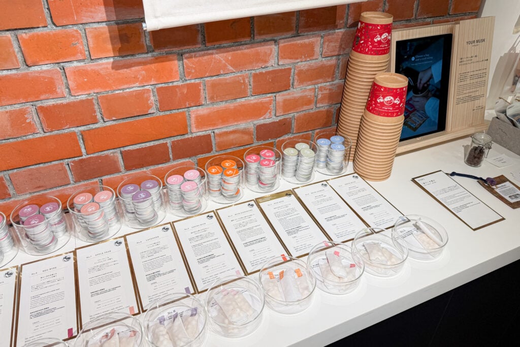 Johns Blend 橫濱紅磚倉庫店 香氛DIY紙容器的位置