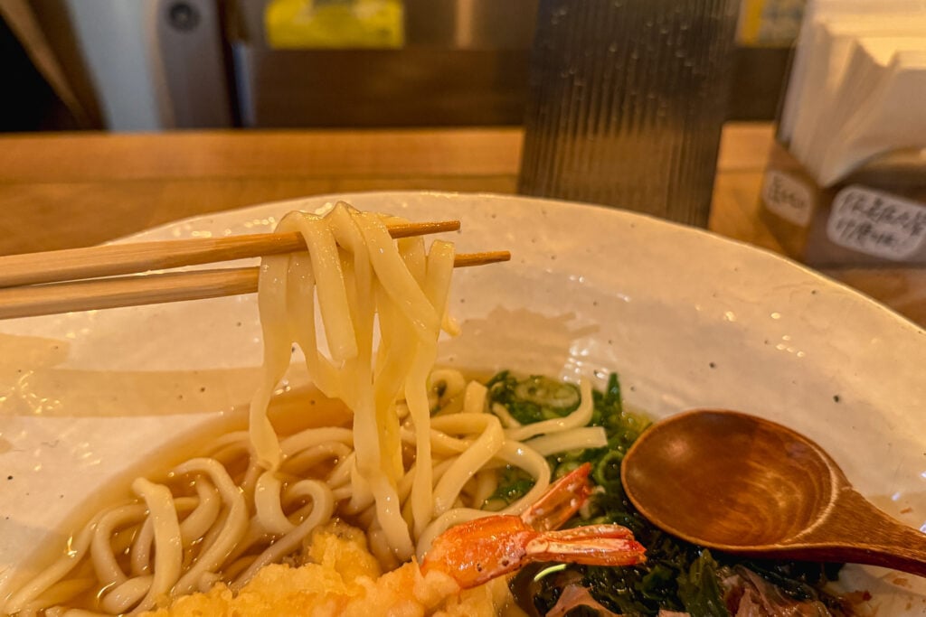 切麥狐狸 烏龍麵專賣店 烏龍麵條手工製作，Ｑ彈有嚼勁