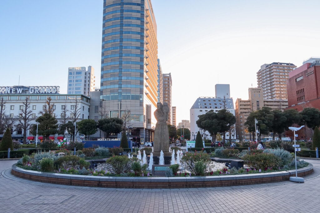 山下公園 水之守護神噴水池正面