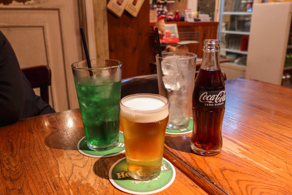 橫濱 codies 漢堡 飲品（零卡可樂、哈密瓜蘇打、生啤）