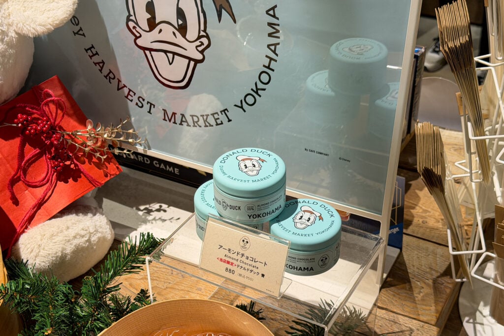 橫濱紅磚倉庫 Disney HARVEST MARKET by CAFE COMPANY 唐老鴨杏仁巧克力小圓盒