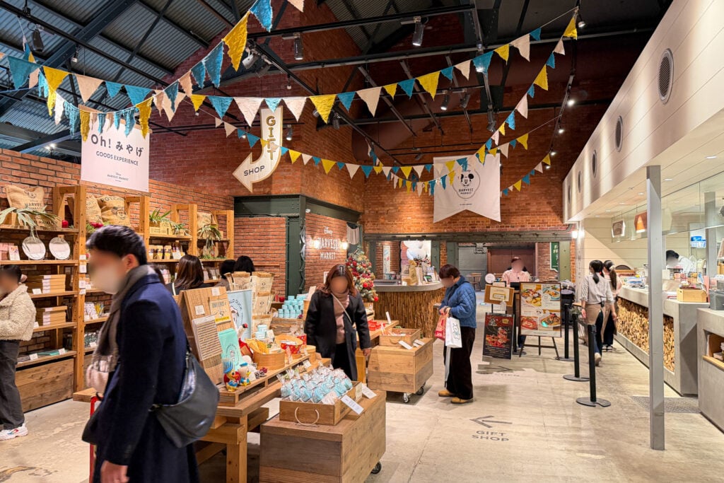 橫濱紅磚倉庫 Disney HARVEST MARKET by CAFE COMPANY 週邊商店陳列