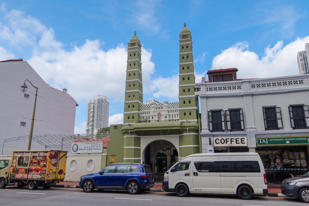 詹美回教堂 兩側綠色高塔